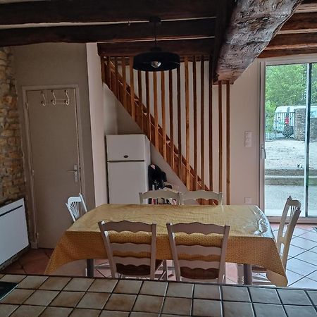 Charmante Maison En Pierres Sainte-Radegonde-des-Noyers Exterior photo